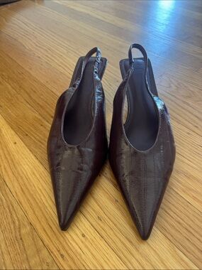 Women’s Pointed Slingback Flats in Dark Burgundy Patent
